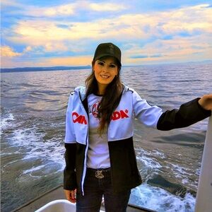 Meet your Posher, Denise